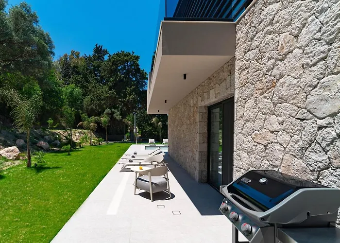 Casa Palmera Villa *